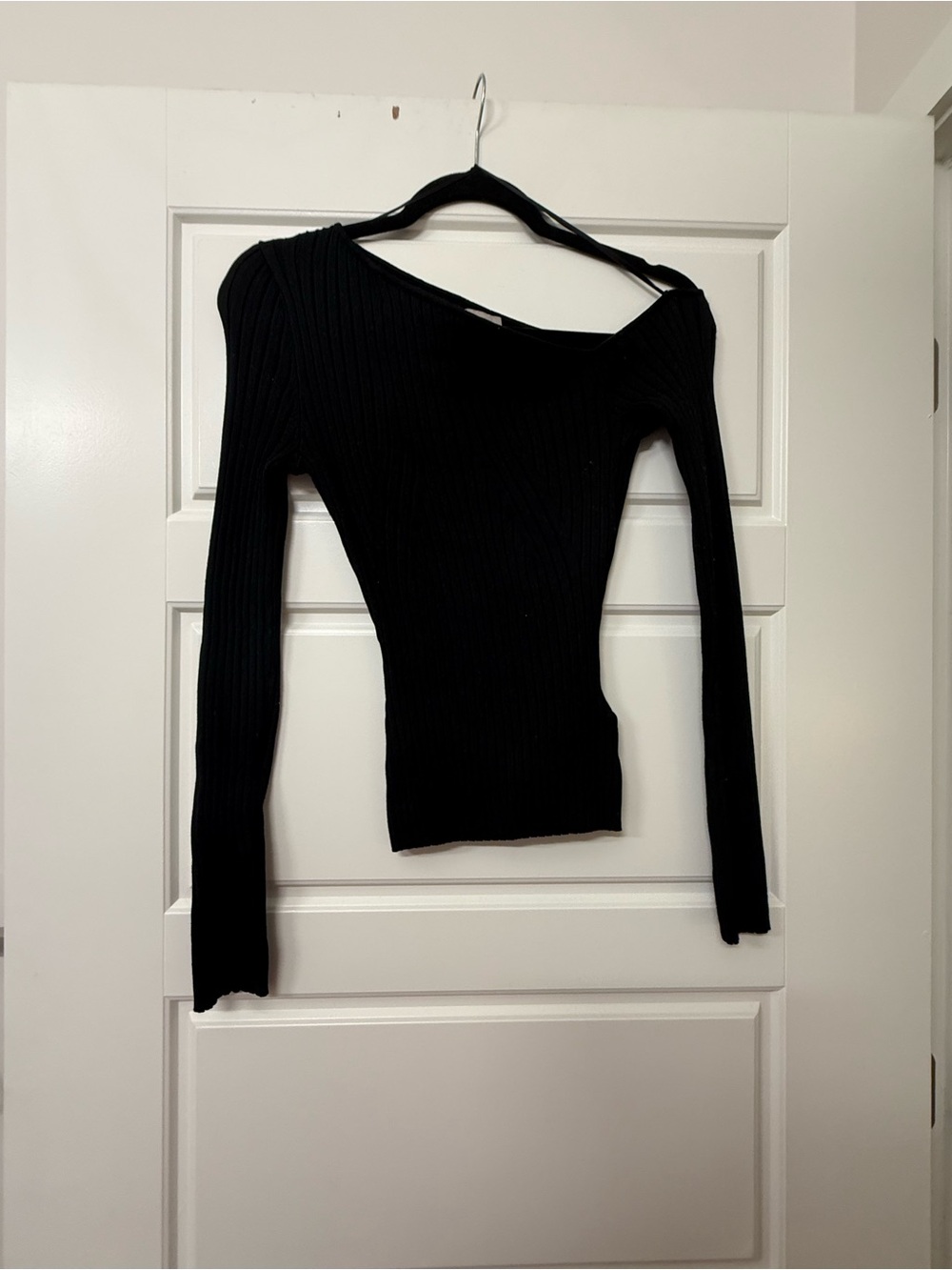 H&M Black Off-the-Shoulder Ribbed Women's Sweater